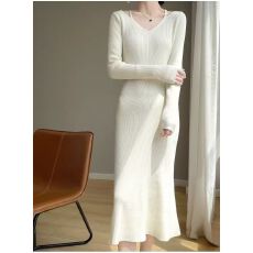 批发针织<b class='q'>连衣裙</b>秋装女新款温柔气质修身毛衣v领包臀裙子