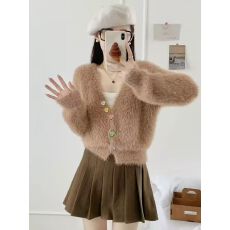 批发设计感小众时尚彩扣V领毛毛<b class='q'>针织</b>衫女秋季名媛风气质<b class='q'>短款</b>上衣外套