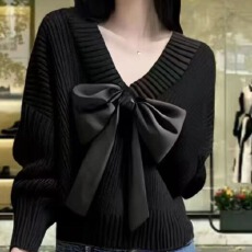 批发蝴蝶结<b class='q'>大码</b>针织百搭毛衣慵懒风春秋2025年新款独特设计遮肉上衣<b class='q'>女</b>