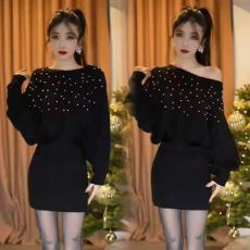 批发法式斜肩领口带钻蝙蝠袖针织<b class='q'>连衣裙</b>冬季松弛感收腰套头包臀短裙女