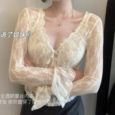 批发<b class='q'>镂空</b>蕾丝打底<b class='q'>衫</b>女内搭春秋冬款流行漂亮小<b class='q'>衫</b>喇叭袖上衣