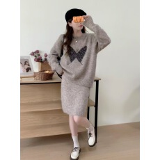批发慵懒风蝴蝶提花图案圆领针织毛衣秋冬新款+气质百搭半身裙两件套