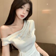 批发2*2人棉 字母烫钻绑带斜肩短袖T恤女夏季辣妹修身<b class='q'>打底衫</b>短款上衣