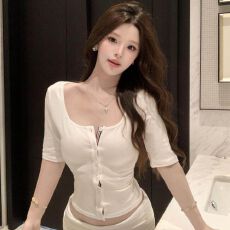 批发人棉2*2 白色u领正肩中袖T恤<b class='q'>女</b>夏季修身撞色设计感<b class='q'>开衫</b>短款上衣