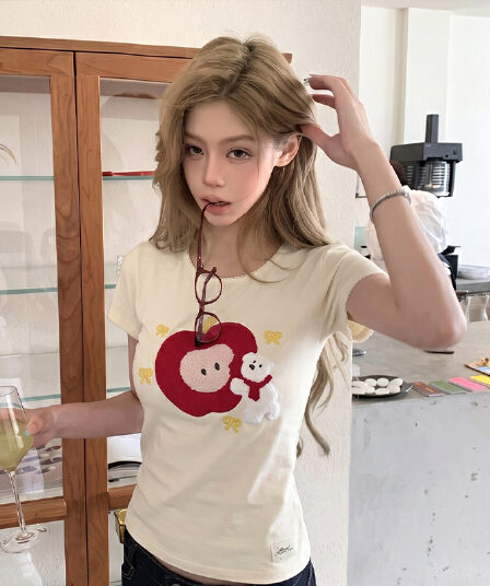 와 사고 방식 한 부서 반팔 티셔츠 여성 여름 애플 자수 몸매 가꾸기 슬림해 보이는 레이스 패치워크 핫걸 맨위