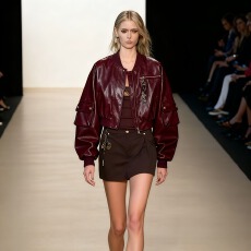 批发欧洲站美式复古辣妹风短款皮衣夹克立领口袋拉链装饰PU皮衣女外套