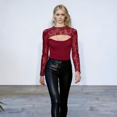 批发性感蕾丝拼接小高领喇叭长袖抹胸上衣修身短款t恤女