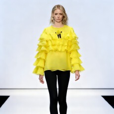 批发衬衫女立体花朵新款法式漂亮蛋糕层荷叶边拼接长袖小上衣