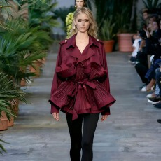 批发<b class='q'>欧美</b>风新款大翻领长袖不规则荷叶边收腰系带设计感女衬衫