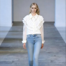 批发法式复古宫廷洋气<b class='q'>蕾丝</b>翻领衬衫女秋季轻奢钉珠拼接荷叶边减龄上衣