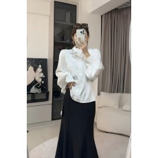 批发<b class='q'>欧美</b>轻奢名媛重工蕾丝立体花朵圆领衬衫女显瘦高级感抗皱缎面衬衣