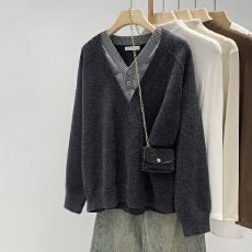 批发<b class='q'>实拍</b>图老钱风慵懒松弛感穿搭假两件灰色V领毛衣内搭针织衫上衣