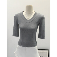 批发实拍图小个子辣妹五分<b class='q'>袖</b>V领<b class='q'>T</b><b class='q'>恤</b>女夏季2026新款短款绝美纯欲小上衣