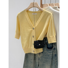 批发实拍图V领五分袖羊毛针织开衫女夏2026新款薄款百搭显瘦<b class='q'>中袖</b>上衣