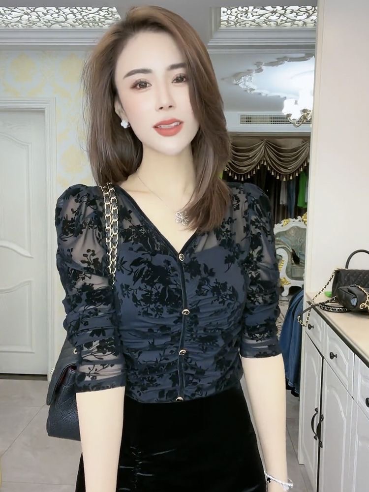 레트로 외국 가스 연령 감소 품격 패치워크 망사 티셔츠 여성 2023 봄 새로운 Chic 디자인 센스 긴팔 맨위