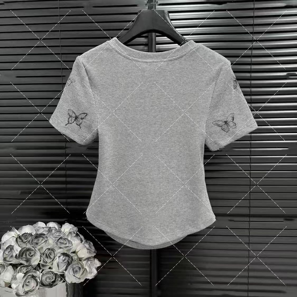 순면 새로운 중식 국풍 나비 슬림해 보이는 향기로운 반팔 티셔츠 여성 여름 새로운 연령 감소 라운드 넥 다용도 맨위