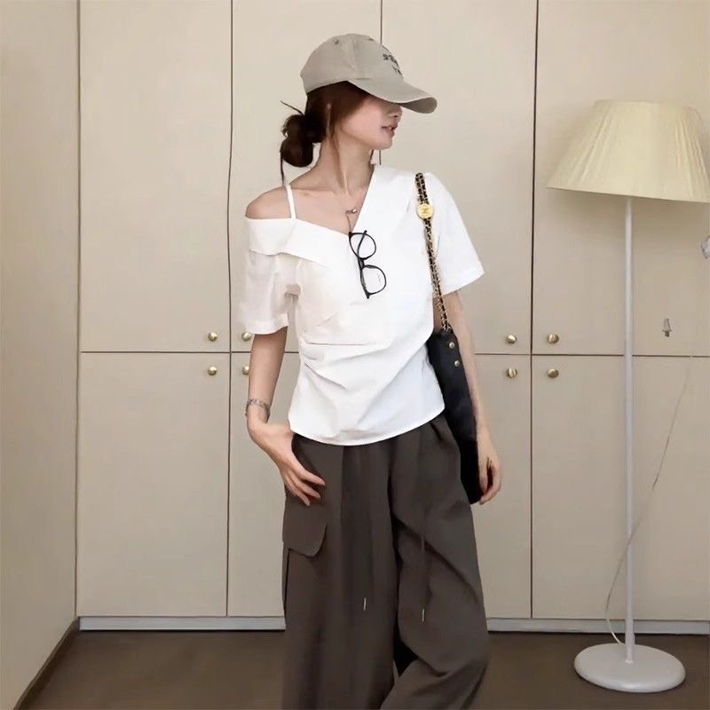 빅 사이즈 마이크로 지방 mm 달콤한 매운맛 바람 비스듬한 칼라 오프숄더 셔츠 반팔 여성 여름 디자인 센스 작은 대중 고유 한 Chic 맨위