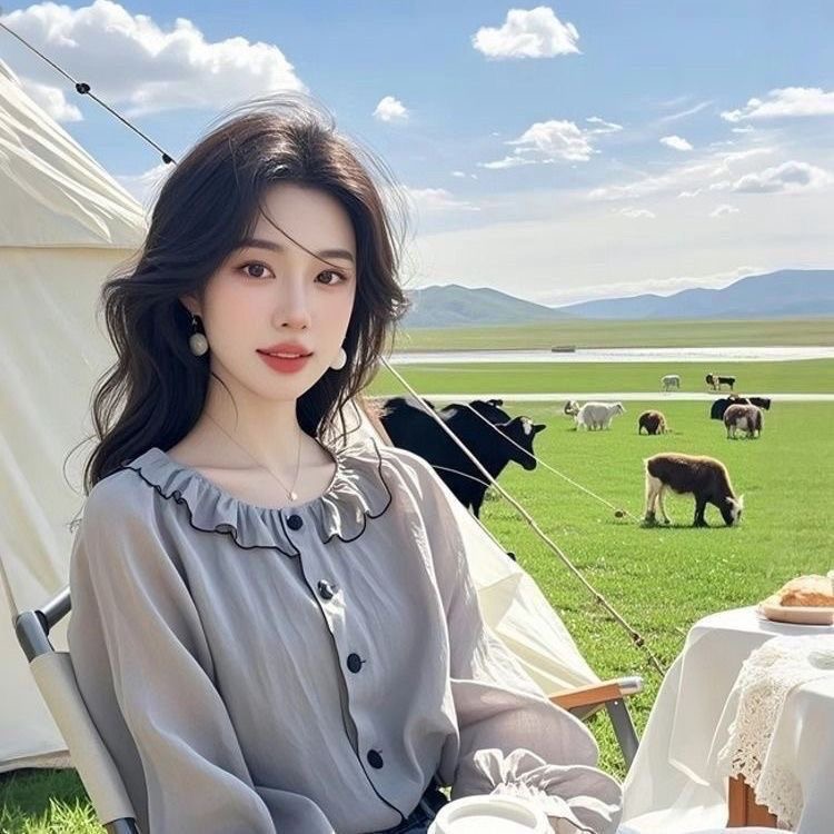 2026 폭발 고유 한 아름다운 Chic 세련된 디자인 센스 작은 대중 회색 프릴 패치워크 맨위 여성
