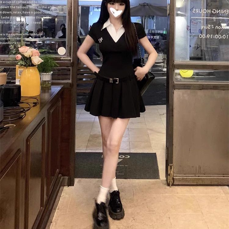 아메리칸 검정색 페이크 레이어드 POLO 칼라 여성 드레스 여름 디자인 센스 작은 대중 학생 학원 스타일 플리츠 치마