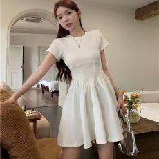 批发圆领短袖连衣裙女2026夏季气质高级感鱼骨收腰显瘦<b class='q'>蓬蓬裙</b>A字短裙