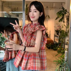 批发甜美飞飞袖<b class='q'>衬衫女</b>夏季2026新款宽松<b class='q'>格子</b>上衣设计感木耳边娃娃衫