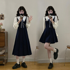 批发实拍~学院风娃娃领设计感百褶连衣裙女微胖大码<b class='q'>秋</b>冬款收腰公主裙