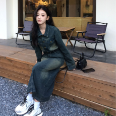 批发甜可-<b class='q'>高级</b>感复古牛仔连衣裙春季新款女收腰显瘦高腰A字长裙