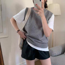 批发马甲女新款2026春圆领纯色针织毛衣背心叠穿今年流行马夹外搭洋气
