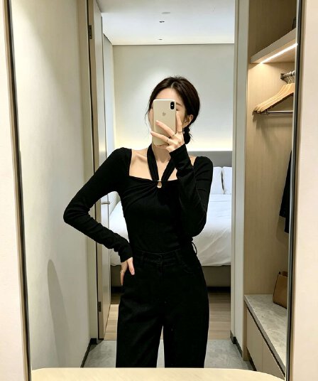2026 이른 가을 비틀림 행침 목 광장 칼라 광장 칼라 몸매 가꾸기 만나는 여성 티셔츠 프랑스식 패션 빛 럭셔리 아름다운 맨위