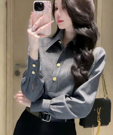 품격 지성 회색 금속 버클 폴로 칼라 셔츠 긴팔 여자 봄 새로운 빛 경력 출퇴근 다용도 맨위