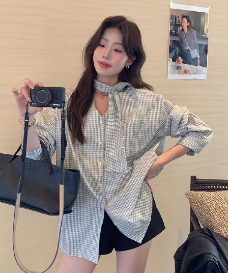 한 부서 레트로 체크무늬 여성 셔츠 2025 가을 디자인 센스 작은 대중 루즈핏 슬림해 보이는 긴팔 V넥 리본 맨위