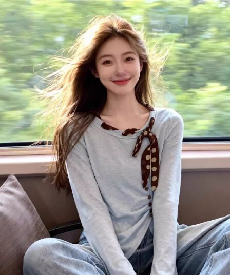 하늘색 배색 리본 티셔츠 여성 봄 새로운 도트 무늬 나비 매듭 장식 루즈핏 슬림해 보이는 캐주얼 긴팔 맨위