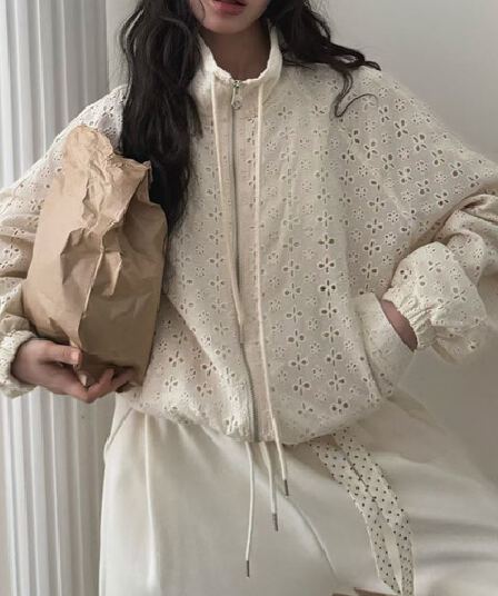 달콤한 스타일 홀로우 아웃 자수 짧은 외투 스탠드 칼라 펌프 로프 지퍼 거품 소매 맨위 루즈핏 재킷 바람막이 짧은 외투