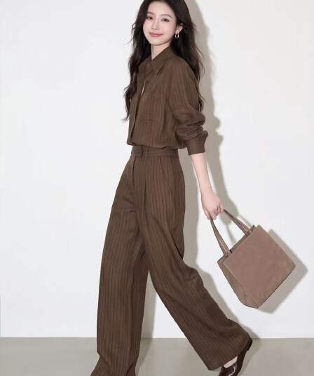 2026 년 조기 가을 빛 사람들 코치 빛 요리 한 바람 스트라이프 셔츠 투피스 세트 바지 여성 허리 수축 슬림해 보이는 패션
