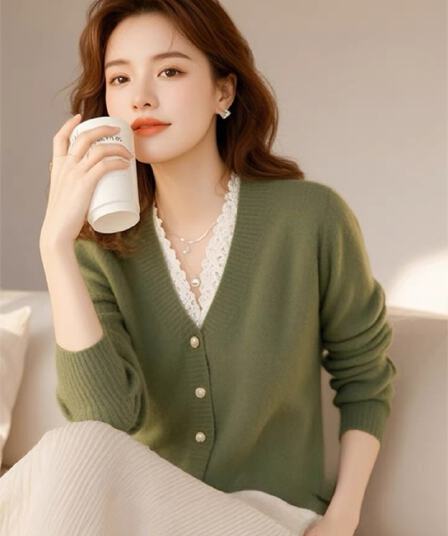 캐주얼 잘 생긴 여성 의류 2026 봄 가을 새로운 패치워크 색상 V넥 레이스 레이스 페이크 레이어드 긴팔 얇은 니트 오픈 가디건