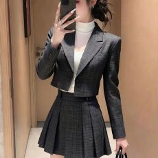 批发2026新款学院风格纹西装<b class='q'>外套</b>百褶裙套装女秋冬千金风两件套小个子