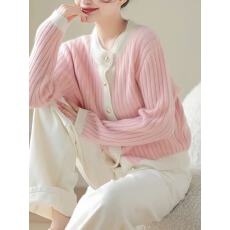 批发粉色圆领<b class='q'>毛衣</b>外套女春秋2025秋新款小香风撞色宽松针织开衫短上衣