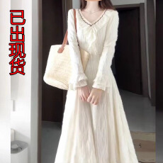 批发法式温柔风V领<b class='q'>连衣裙</b>女早秋新款设计感收腰肌理感清纯气质A字长裙