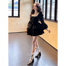 批发衣只小鹿原创女装法式复古<b class='q'>宫廷</b>风<b class='q'>连衣裙</b>女秋冬新款高级感丝绒裙