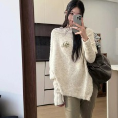 批发2025秋<b class='q'>冬</b>高级感不规则慵懒蝙蝠袖毛衣女<b class='q'>冬</b>季宽松针织斗篷上衣软糯