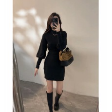 批发复古冬季灯笼袖半高领连衣裙秋冬裙子褶皱收腰短裙