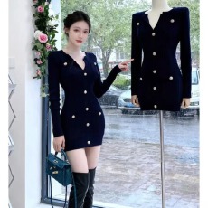 批发韩系高级感气质感V领修身包臀短裙巨显身材衣服御姐连衣裙26<b class='q'>冬</b>季