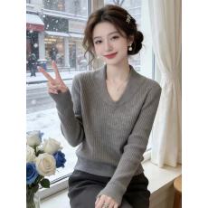 批发高级感气质坑条V领长袖针织衫女2025秋冬新款<b class='q'>修身</b><b class='q'>打底衫</b>纯色上衣