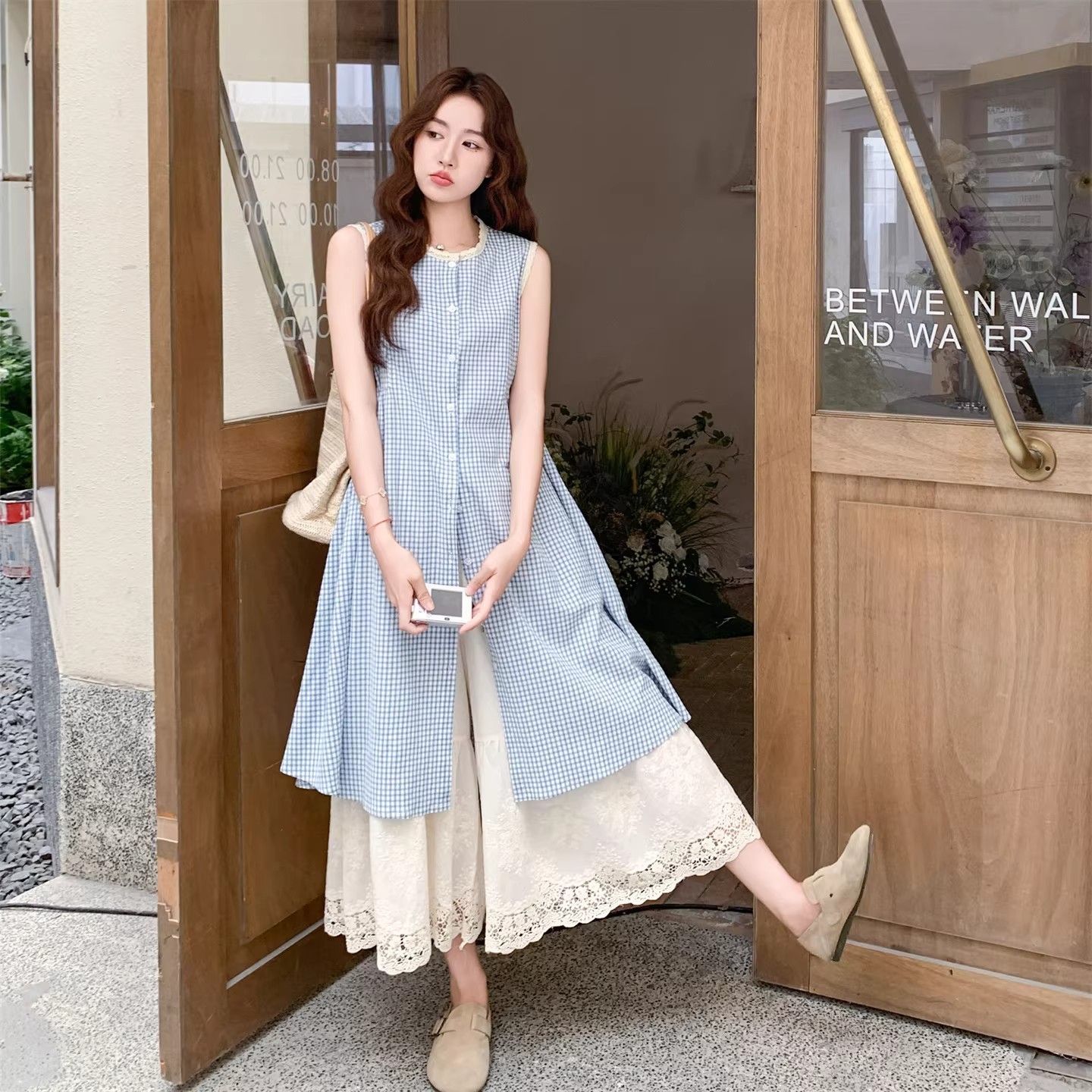 파란색 레이스 블라우스 치마 와이드 레그 팬츠 세트 2026 새로운 여성 여름 프랑스식 작은 샤넬 스타일 게으른 착용 가져 가라. 투피스 세트