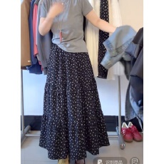 批发黑色碎花半身裙女夏季新款大码胖mm遮跨显瘦小个子百搭a字伞裙