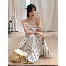 批发大码爆款韩系条纹不规则吊带连衣<b class='q'>裙</b>女2025夏季收腰显瘦过膝长<b class='q'>裙</b>