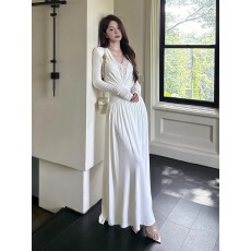 批发蕾丝拼接纯欲风v领长袖连衣裙女秋季修身收腰裙子设计感大摆长裙