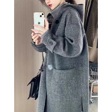 批发2025新款秋冬季牛角扣呢子灰色大衣设计感<b class='q'>赫本</b><b class='q'>风</b>小个子毛呢外套女