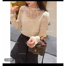 批发镂空半高领拼接泡泡袖<b class='q'>蕾丝</b>衫套装