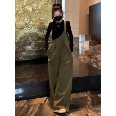 批发韩系绿色单肩背带裤打底衫两件套2025轻熟小众设计感穿搭套装